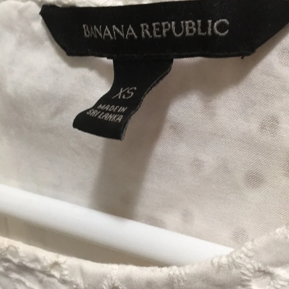 Banana Republic Eyelet White Puff Sleeves Blouse OH.
